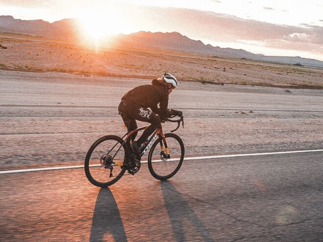 Matthieu Bonne_Weltrekord_fährt auf dem Domane durch Arizona