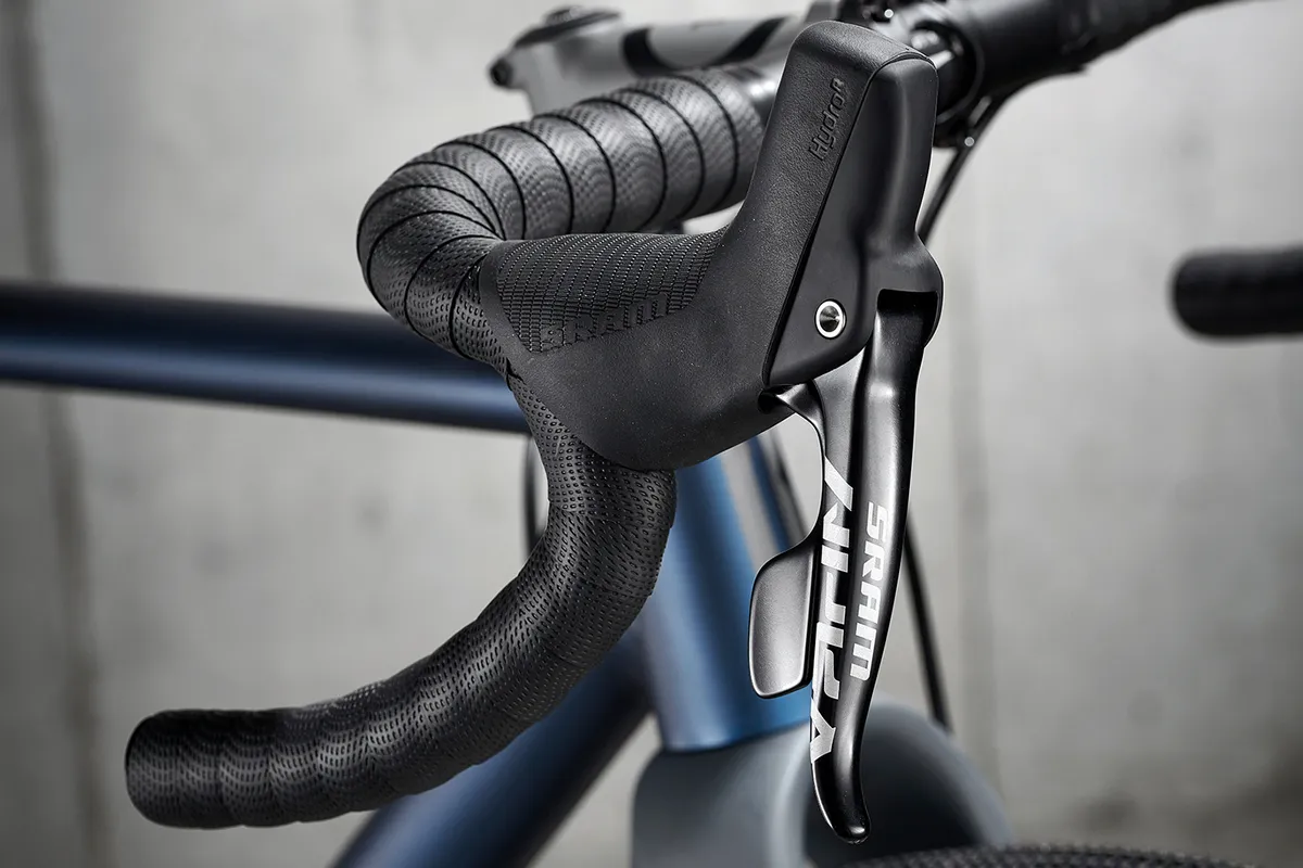 Rondo Ruut AL 03 sram apex shifter on rondo road bike