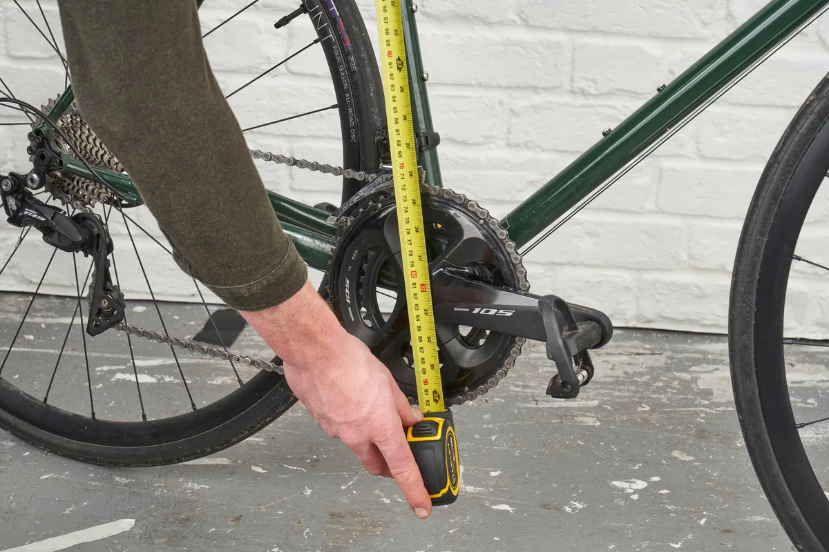 Measuring saddle height from bottom bracket