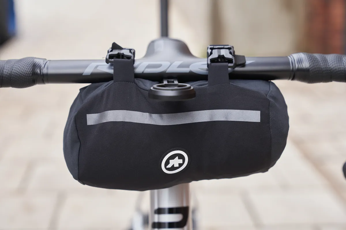 Assos Lowenkralle jacket fitted to handlebar