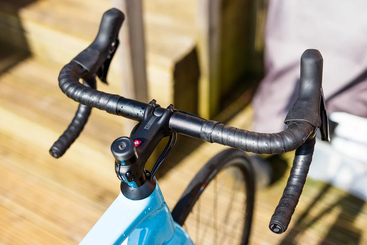 Trek Émonda ALR 5 road bike