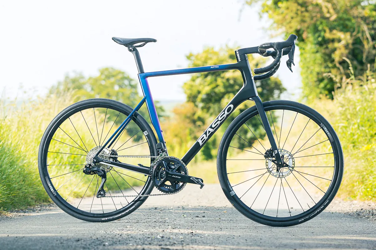 Basso Astra 105 Di2 - 01 Basso Astra 105 Di2 road bike