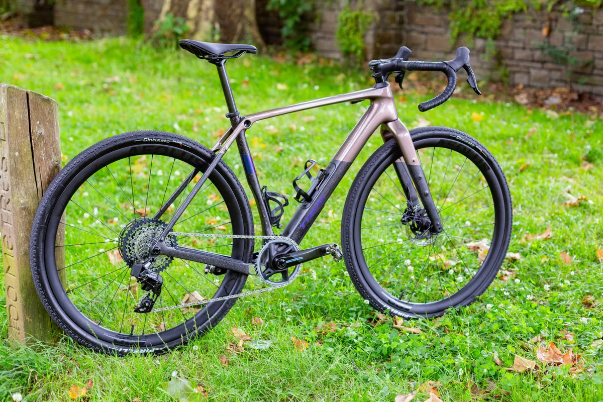 Trek Checkpoint SL 7 AXS Gen 3 – 3/4 pack shot