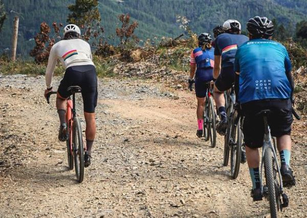 Best entry-level gravel bikes being ridden on gravel roads in Colombia