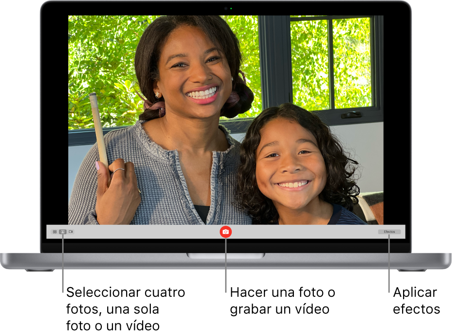 La ventana de Photo Booth con el botón “Hacer foto” abajo. La opción de una sola foto está seleccionada en la parte inferior izquierda de la ventana y el botón Efectos está en la parte inferior derecha de la ventana.