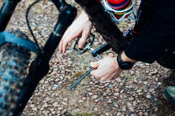 how to install clipless pedals